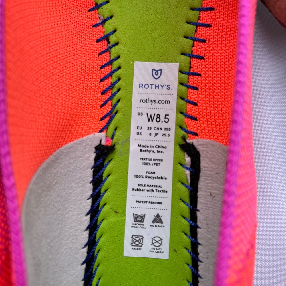 ❌ SOLD ❌ 🏖️ Rothy's Tropical Pink Flats 
Size 8.5 BNIB - Picture 5 of 5